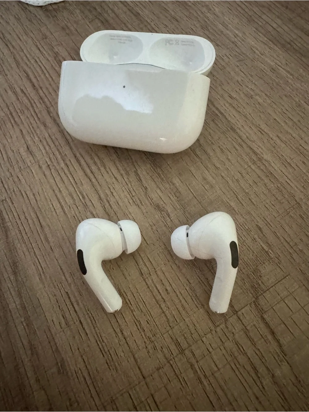 Apple AirPods Pro (White) with Charging Case